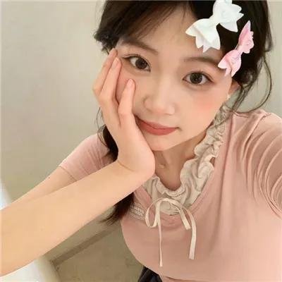 衣衫褴褛的罗尼